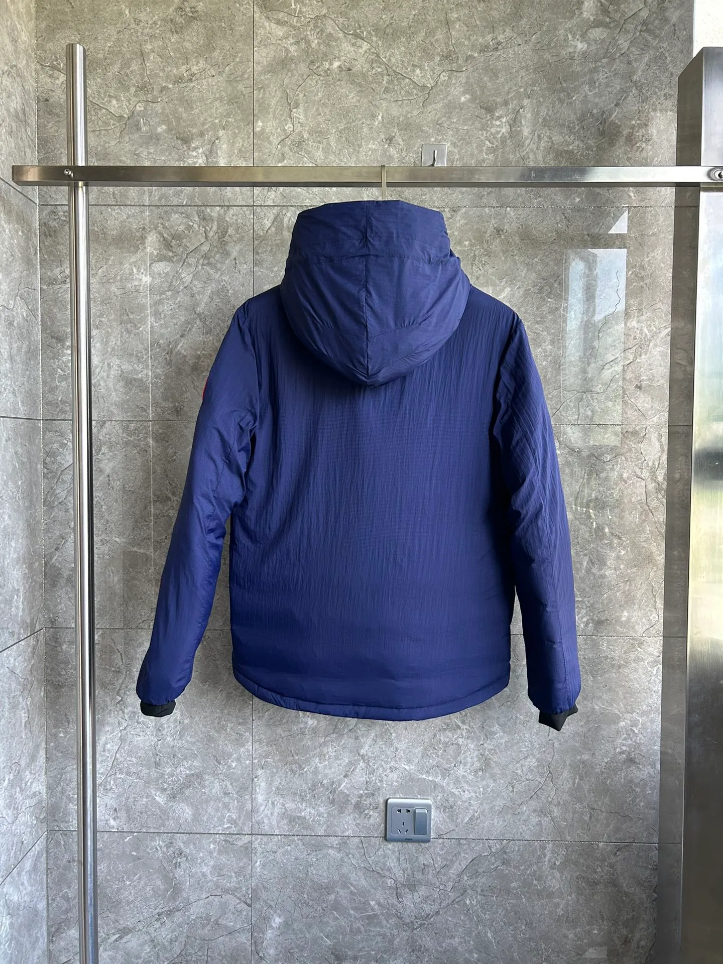 P940 5078M Lodge men's short hooded lightweight style. Color: dark blue. Sizes: S M L XL XXL.